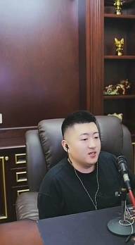 小洲坦言因大哥开干阿哲！