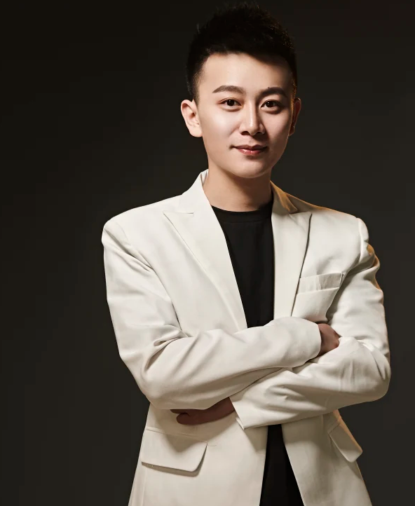 文儿难挣后台，他来951，杰哥刷名正言顺