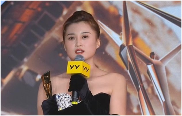 有这么多的电母助阵，晨一怎能不强大？