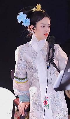 厚达一本书，小呵曝神豪聊天记录