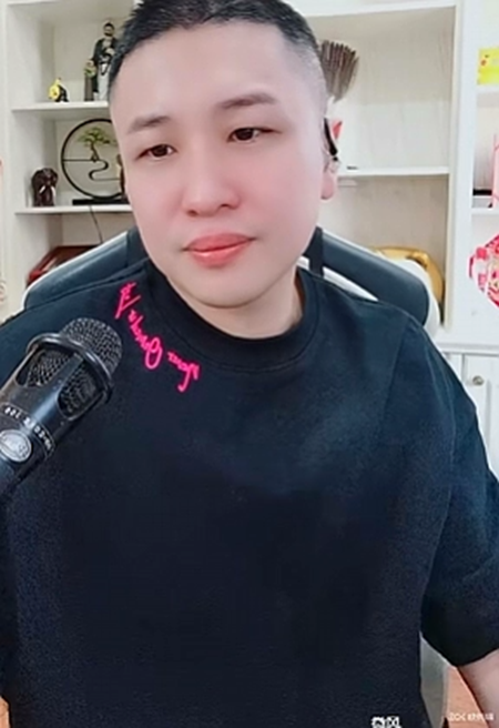 这两大神豪消费都过亿了，他接手家族产业