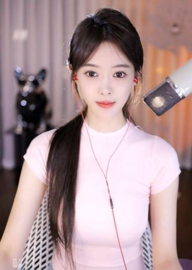 甜甜转神豪百万求婚，阿童木回应