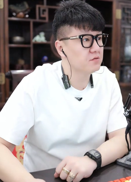 总吃吕小喜大哥，大佛有大哥准介绍