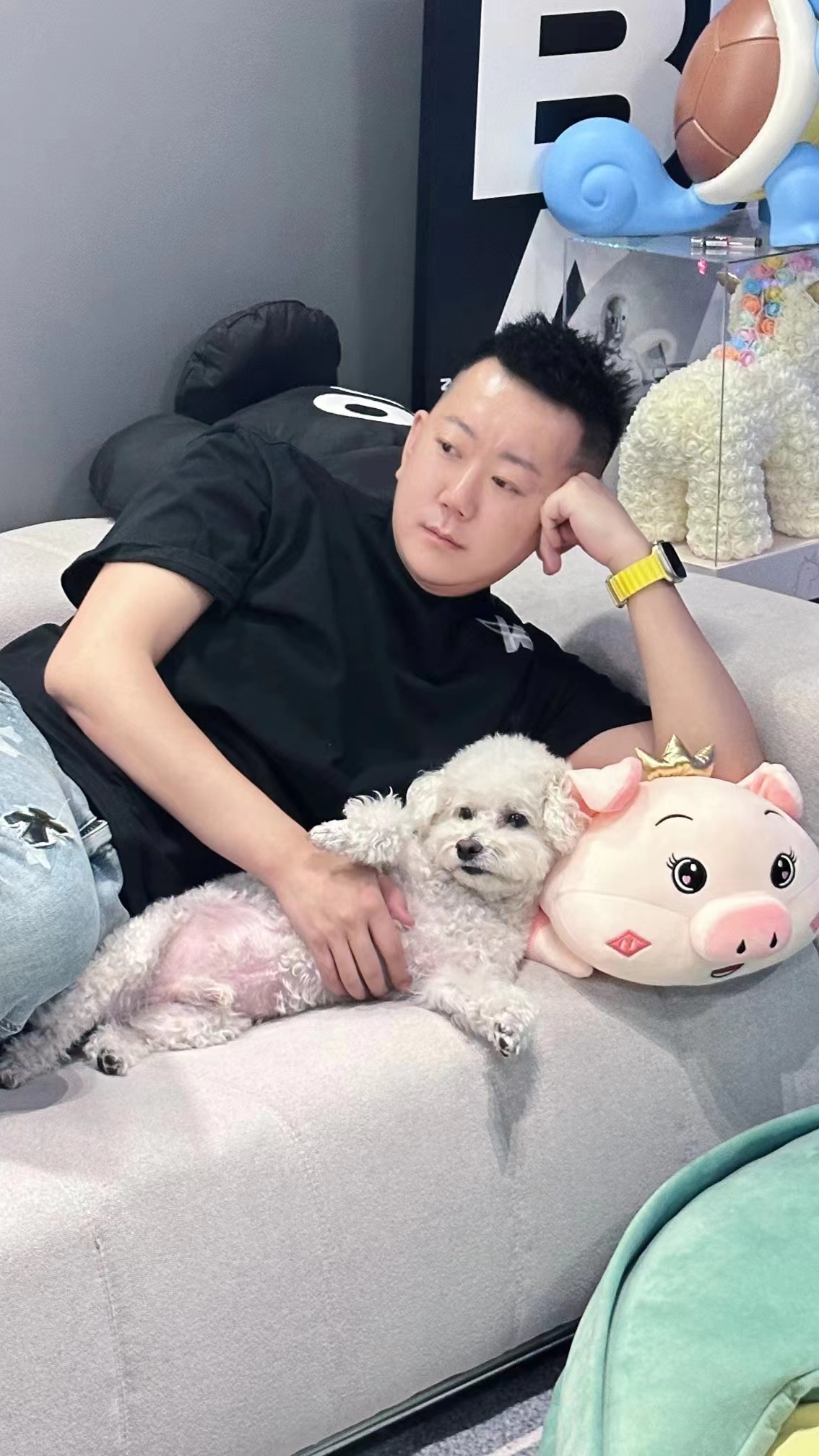 雅乐添新欢，朋友圈官宣小娇妻？