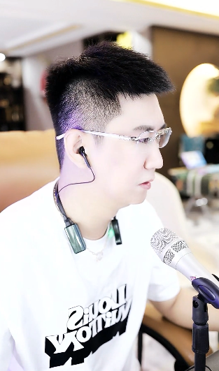 YY月报：0官宣梦莎，佛怒踢爱徒