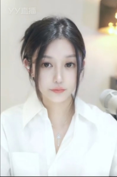 恭喜兰梦莎，首轮12星头条到手！