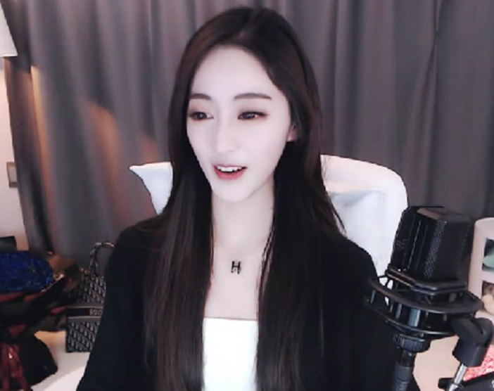 她是艺能组的大黑马，五强，她来了！