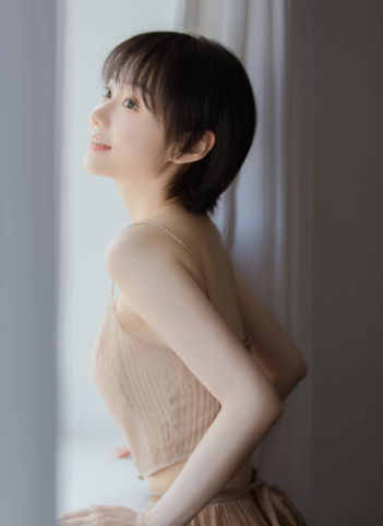 实力电母气势不倒，她再度崛起