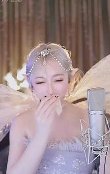 大美子哭了，被大哥感动而哭