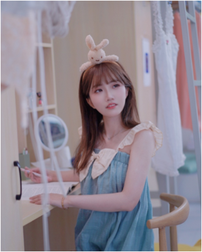 典典低调庆生，众大哥豪刷！