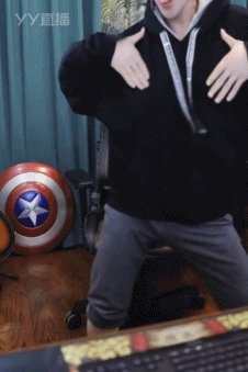 舞蹈大比拼，猫咪不敌木梳！