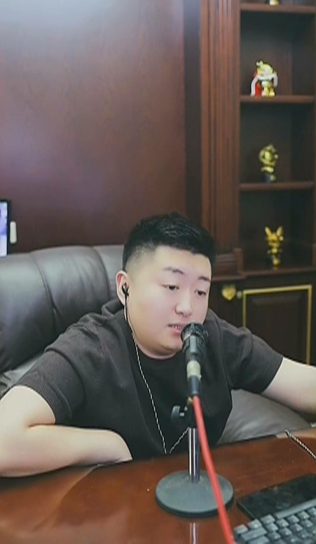小洲隔空喊话杰哥：求你再来我直播间吧