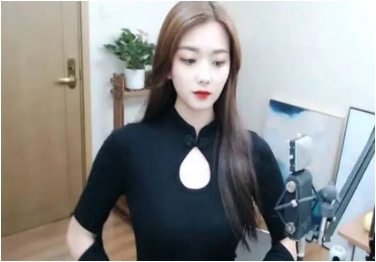 睿廷忽然出现这么多的电母