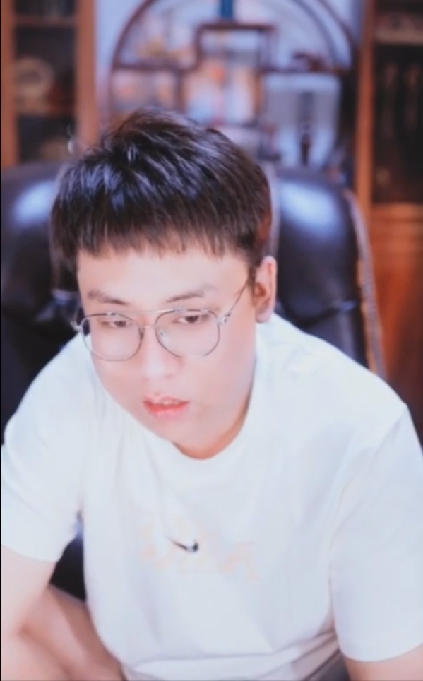 大傻宣回应跟格格巫矛盾：有错就认