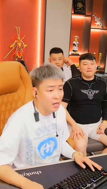 YY日报：国威应战？甜甜曝瓜