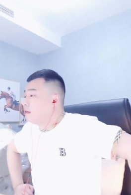 徐梦尧也不及，全YY女主播需学习甜与莎
