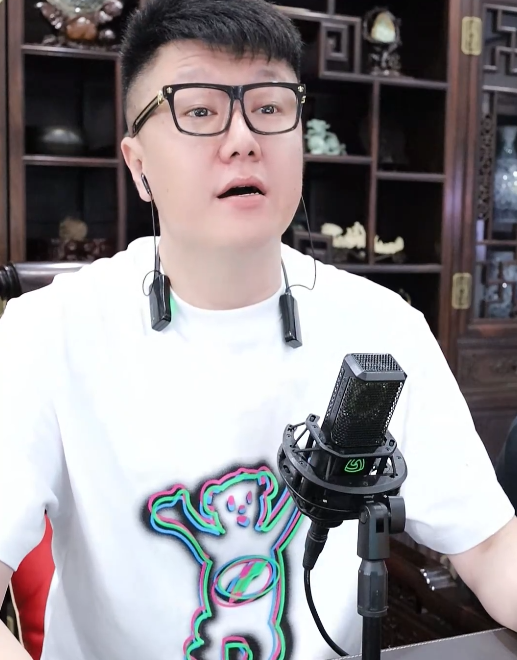 九辰哥豪横，送大佛两个昂贵戒指