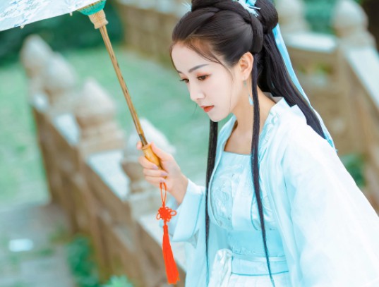 文儿自曝雪藏男友继续开播