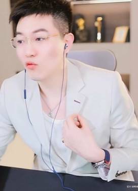 许多大哥不解玄律：你咋与哲子都拉了？