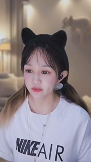 回来抢头条？为何文儿这个时间段开播？