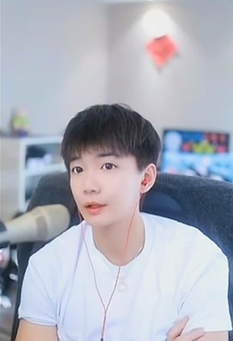 浅蓝回应签约到期：紧跟挺哥脚步