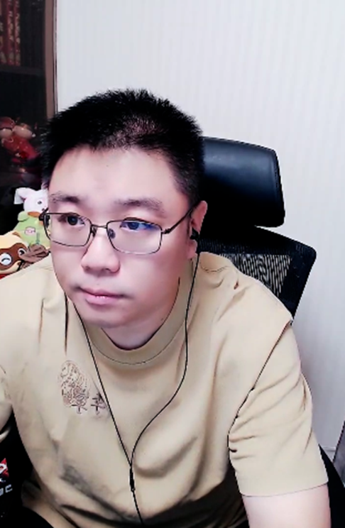 俊美旗下各个都是超吸金电母