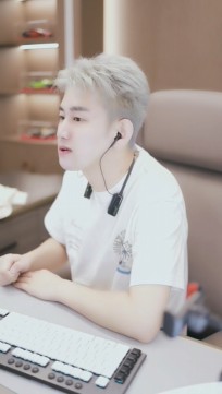 YY日报：文激战国威，手卖掉大劳