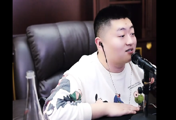 年度动荡！神豪000助小洲个人赛