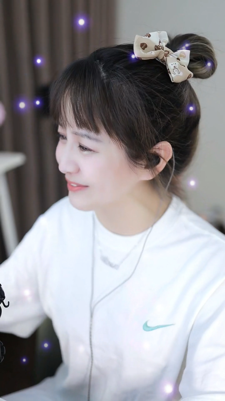 朋友圈刷屏，文儿喊话各路大哥关注我