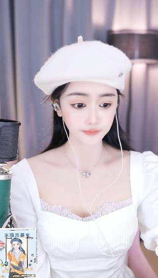 再度捧杯，木槿坦言离不开众人