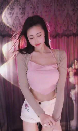 娅儿的确是相当完美的电母