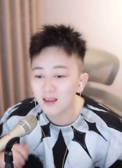 探戈哥狂刷 ，90% 给晓夏，复合有戏？