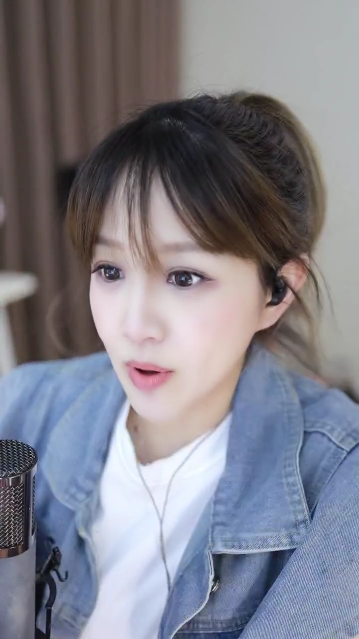 美翻了！文儿透露签约费每月利息十几万