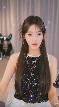 大哥很奇怪，芮甜甜发信息都不回