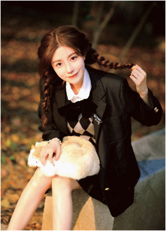 王小樱曾被某骗子神豪骚扰，飞机升舱躲开