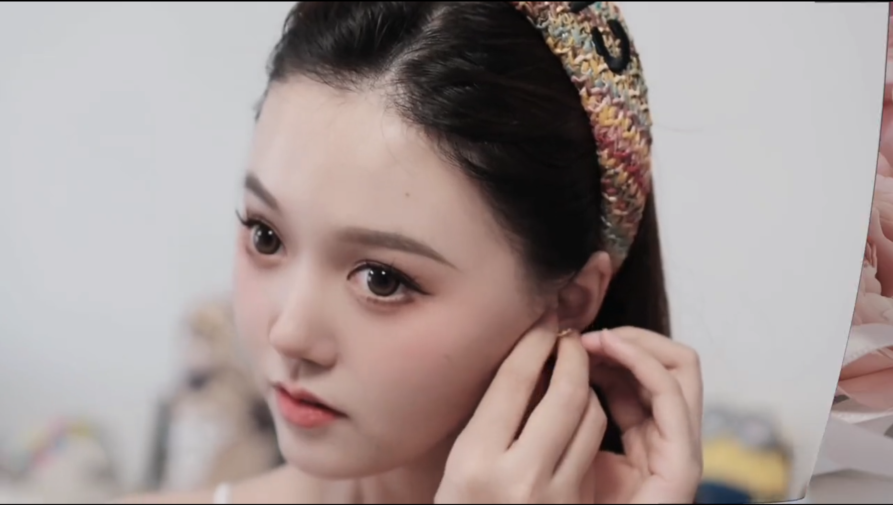 洛瑶生日晒特殊蛋糕，粉丝都在！