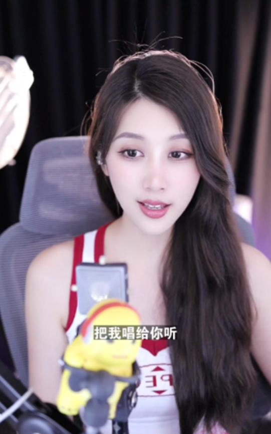 挖哥大力支持，她坐稳电母之位