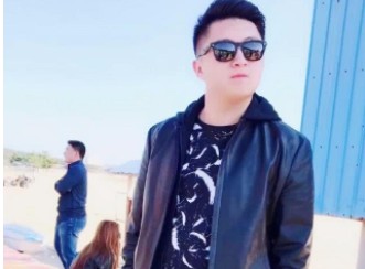 小洲：哦哥最少大几百亿现金流