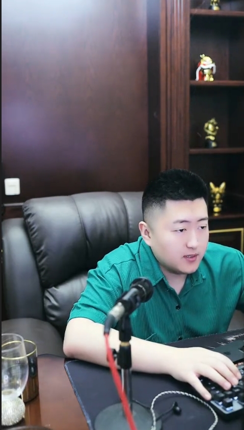 子皿强势回归，给小洲拿下头条