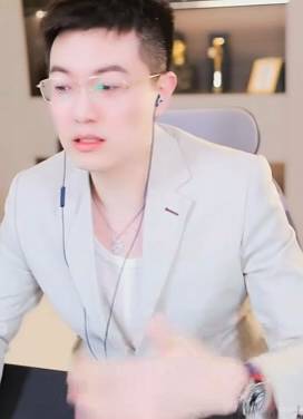 许多大哥不解玄律：你咋与哲子都拉了？