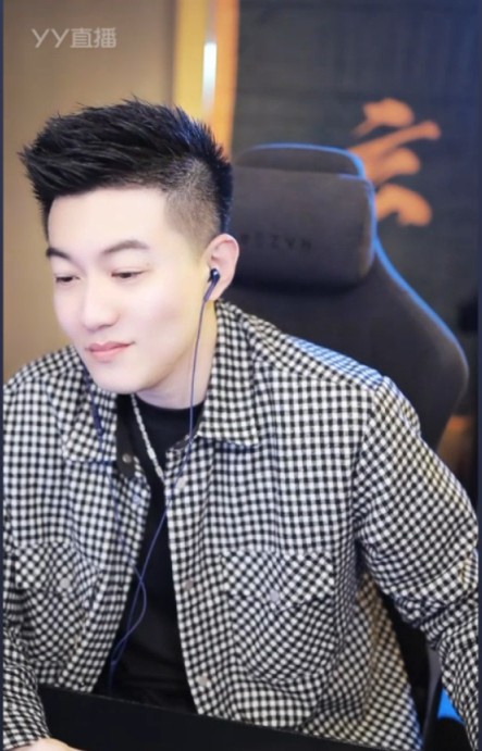 百万吃青菜三大哥聚首，桂哥反水