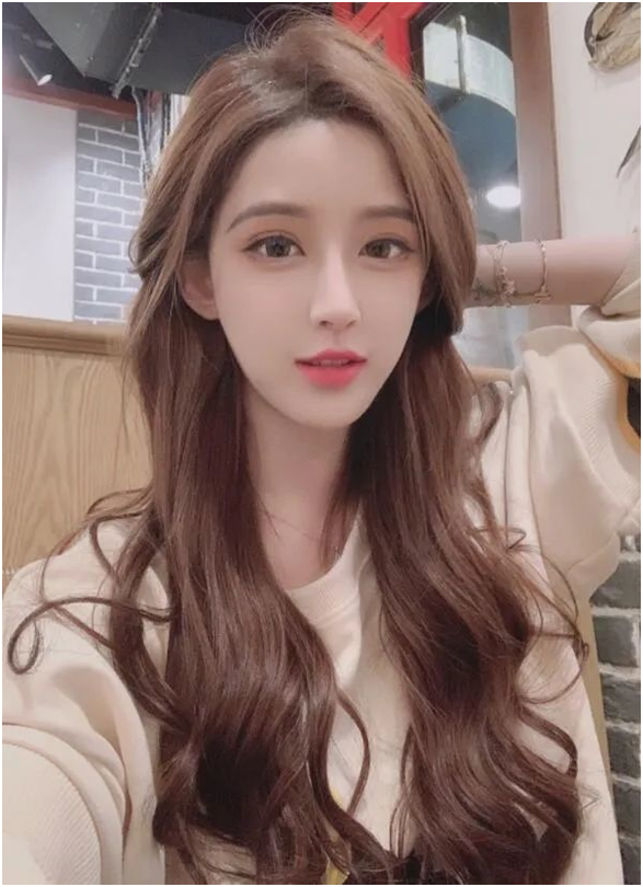 神豪子谦自曝身份，来自外站的小姐姐