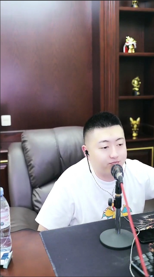 真想小洲，神豪乐哥三顾茅庐给刷钱