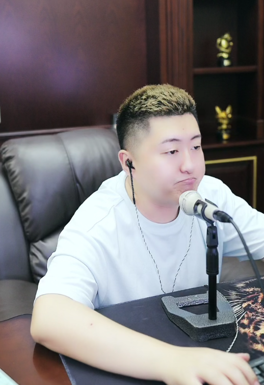 小洲回归开播，神豪清平乐秒榜