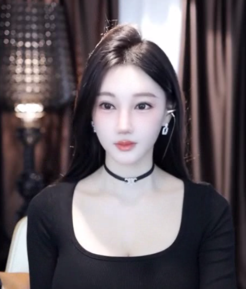 九情和小猫咪互扎，粉丝们爆笑！