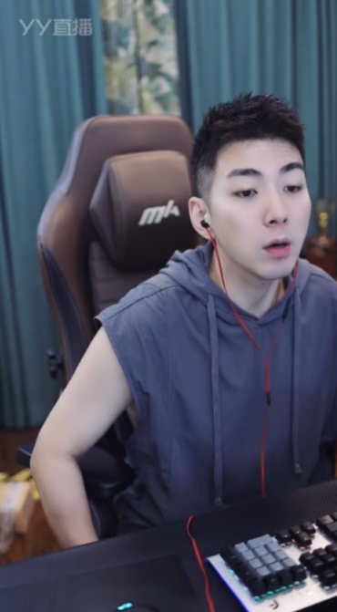 木梳看上蛙哥6位数的沉香，不敢拿！