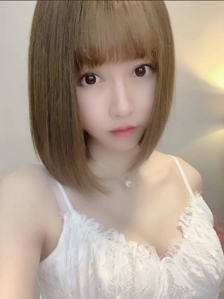 签约速报：清纯美女yaya回归