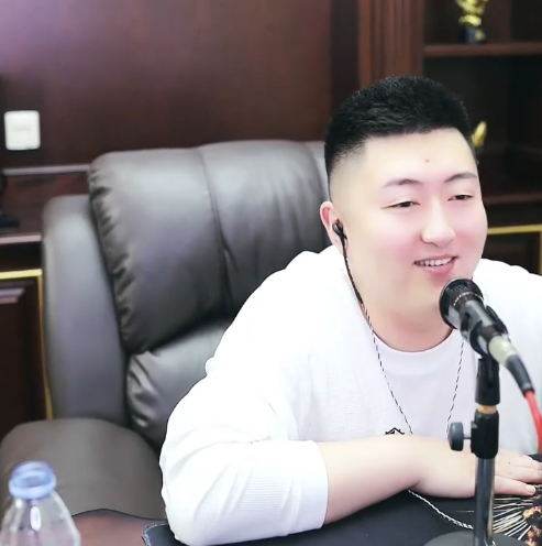 秒接！小洲获超级电母夏玲美互动