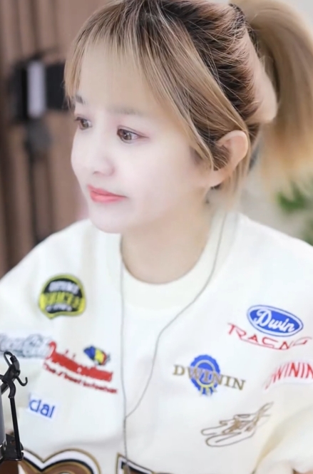 大哥生气？文儿宣布每周稳定一播