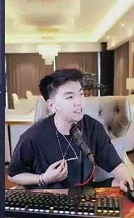 主播忘关麦，大骂赵小磊